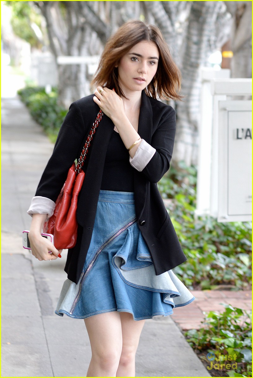 lily collins lunch meeting 10
