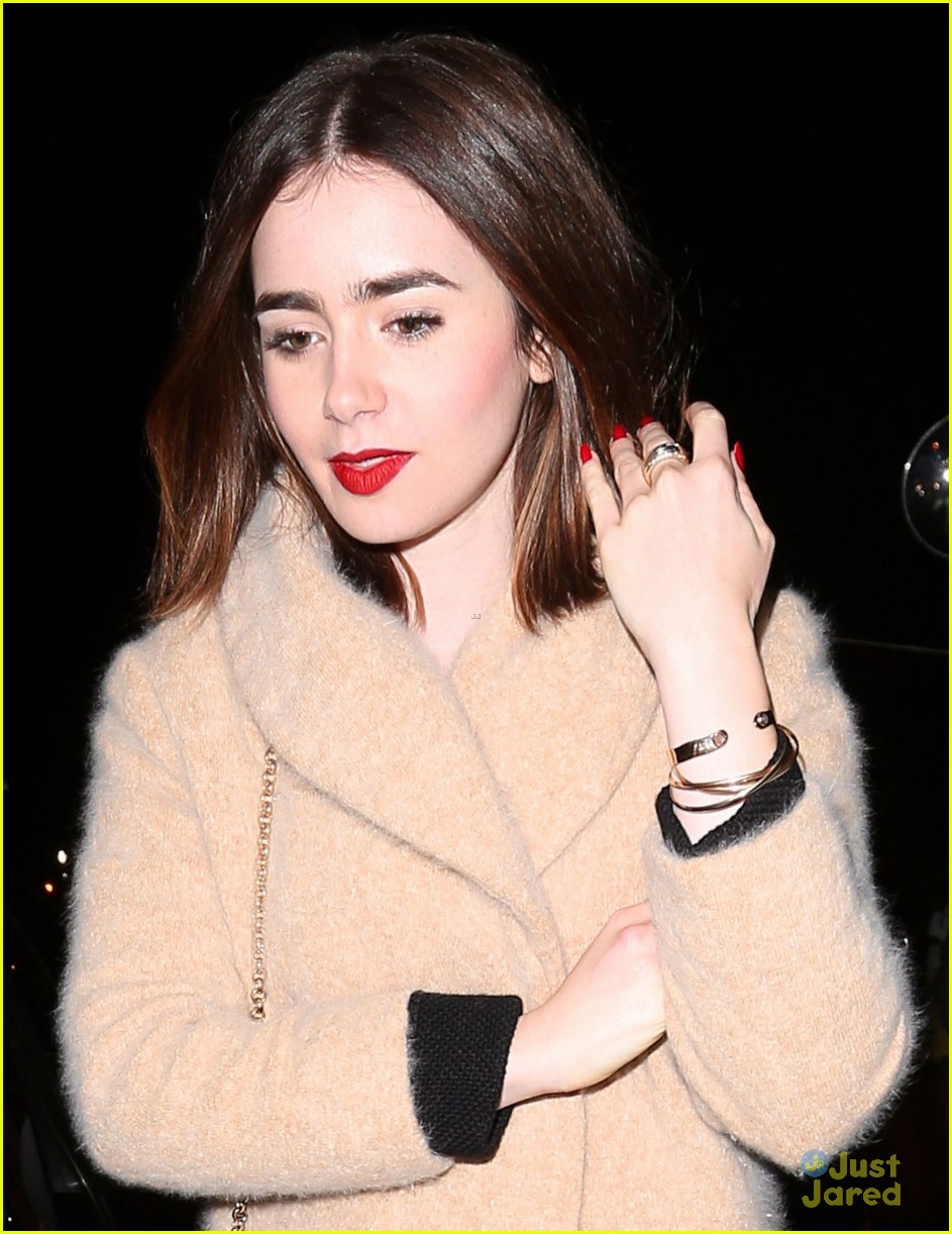 lily collins holiday party pretty 03