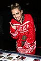 miley cyrus stolen sweater at tampa jingle ball 02