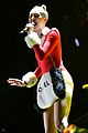 miley cyrus stolen sweater at tampa jingle ball 11