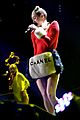 miley cyrus stolen sweater at tampa jingle ball 12