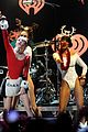 miley cyrus stolen sweater at tampa jingle ball 13