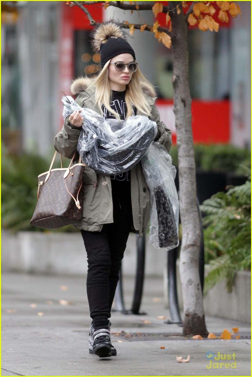 emma rigby dry cleaner drop off 07