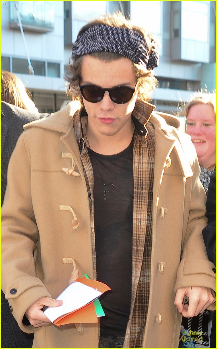 harry styles kendall jenner step out for breakfast together 02