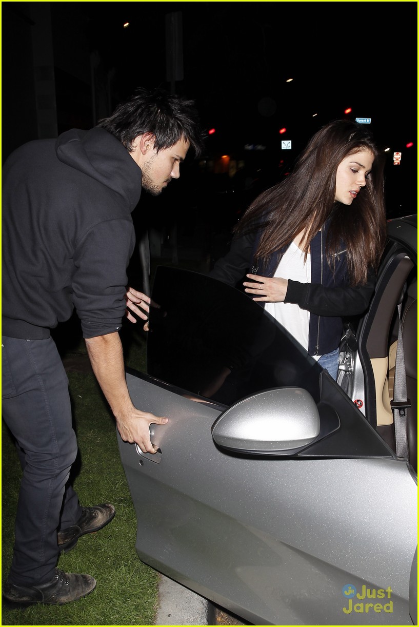 taylor lautner marie avgeropoulos hollywood dinner date 10