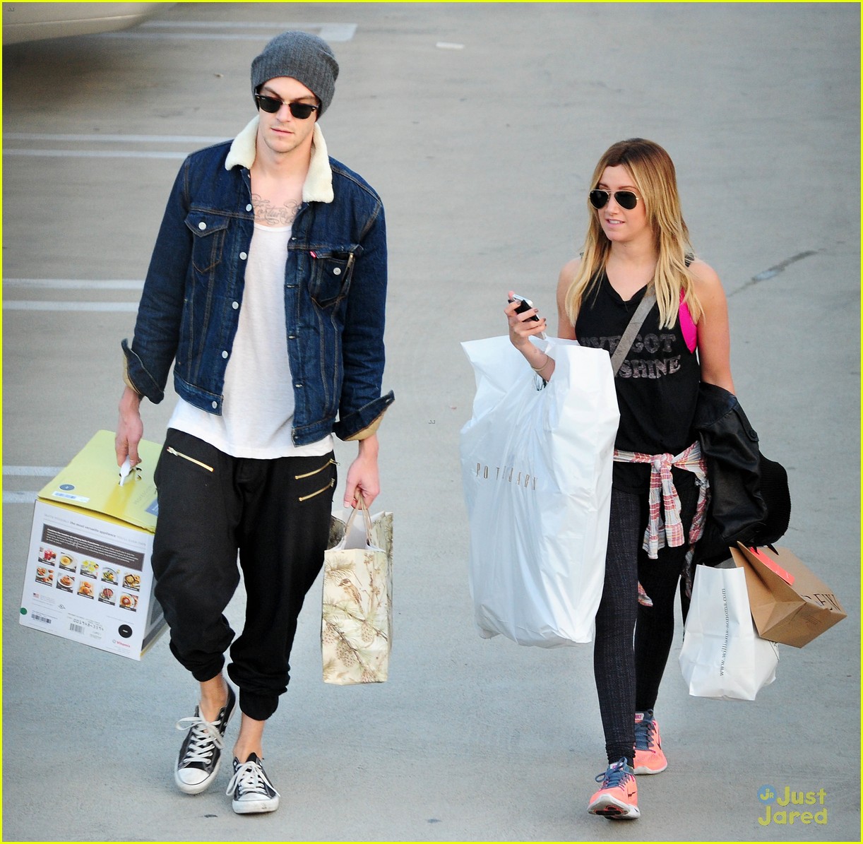 ashley tisdale christopher french christmas shopping 01
