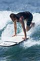 andrew garfield emma stone hawaii surfing 07