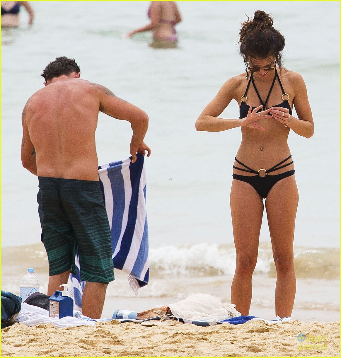 annalynne mccord bikini beach babe with shirtless dominic purcell 19
