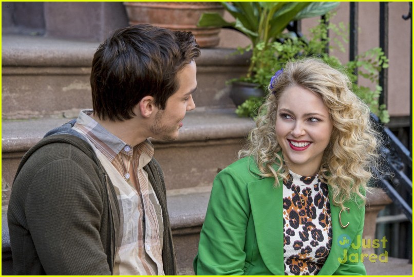 the carrie diaries season finale is carrie moving to cali exclusive clip 06