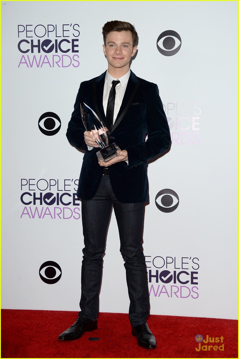chris colfer wins favorite comedy actor peoples choice 2014 03