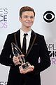 chris colfer wins favorite comedy actor peoples choice 2014 09