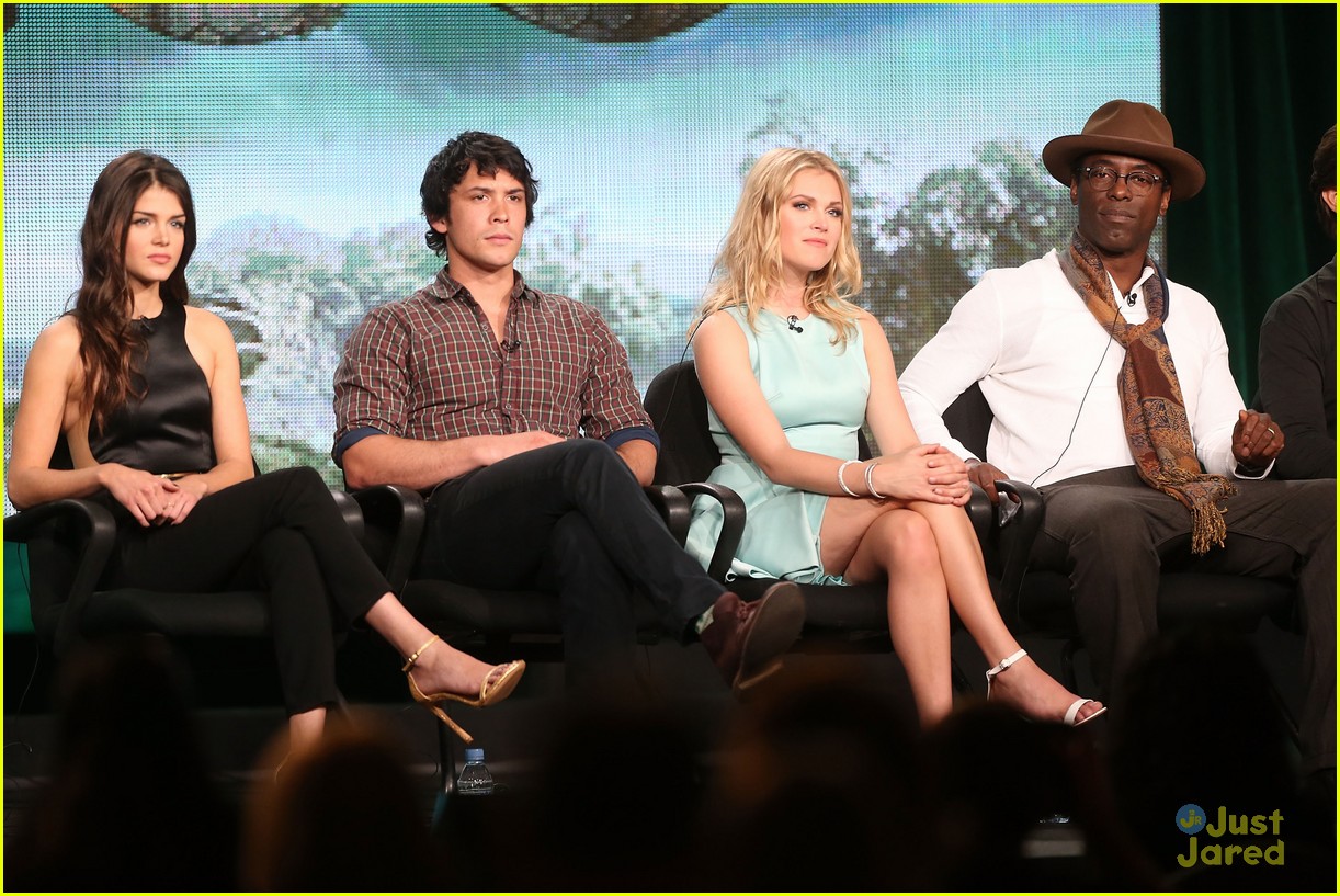 eliza taylor marie avgeropoulos the 100 tca 2014 panel 04