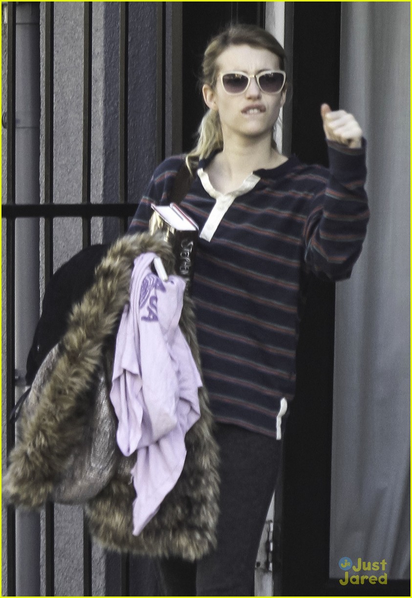 emma roberts evan peters ste out new orlenas 02