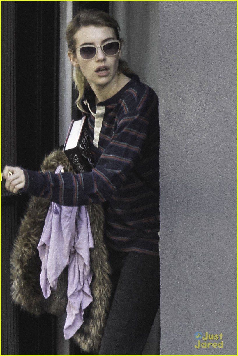 emma roberts evan peters ste out new orlenas 07