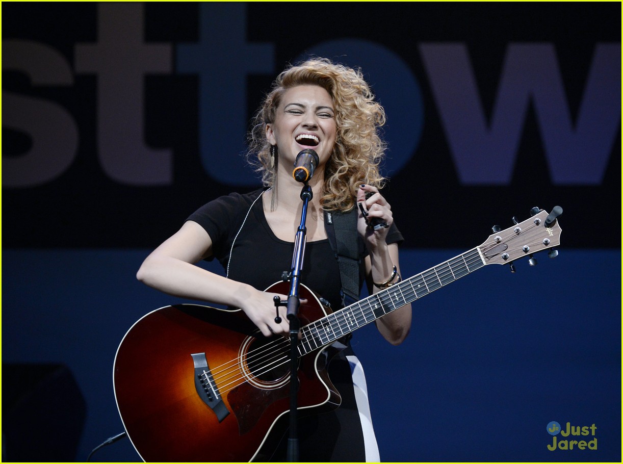 ariana grande tori kelly right there watch now 25