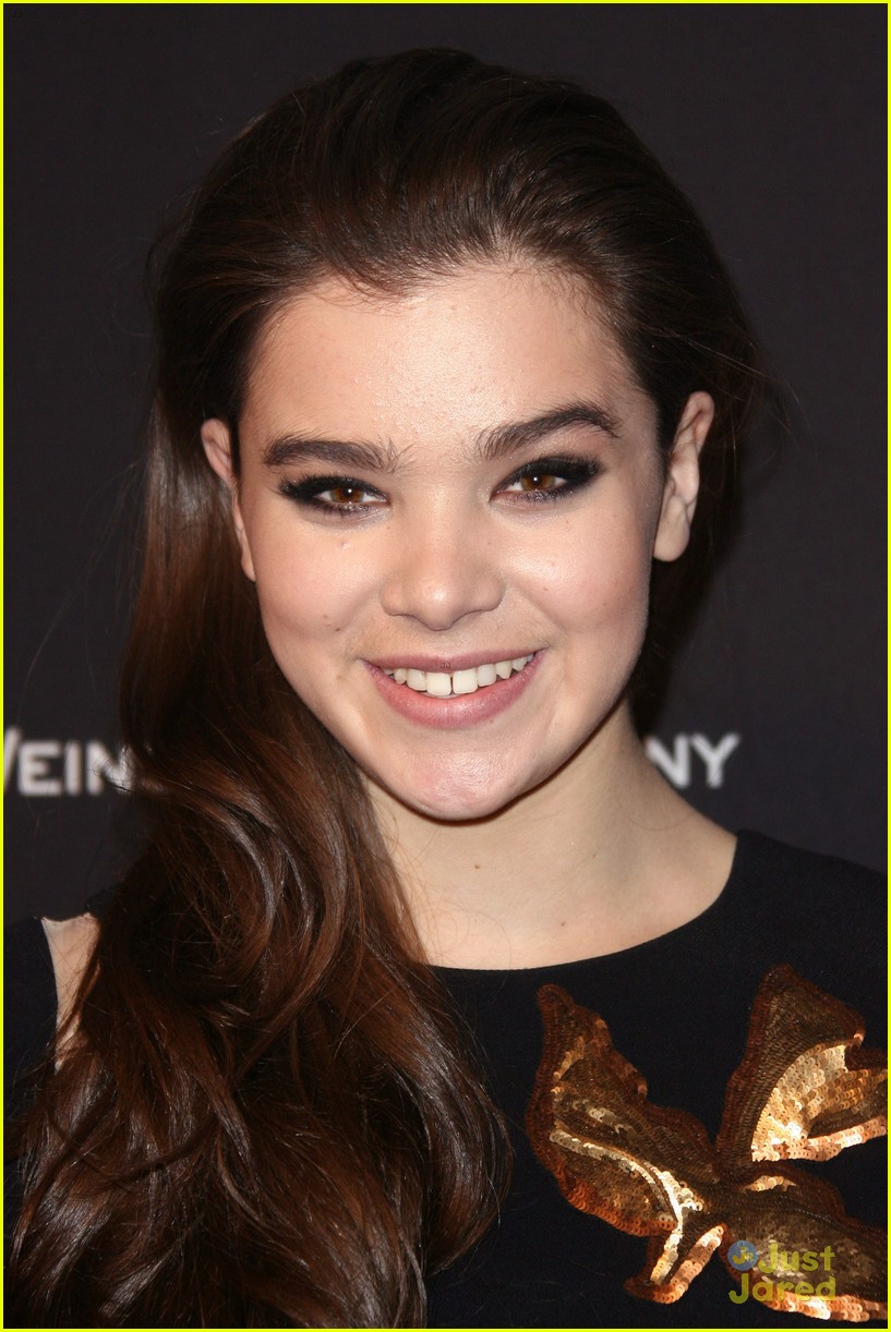 hailee steinfeld isabelle fuhrman golden globes 2014 after party 08