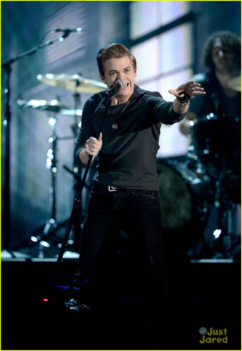 Hunter Hayes Debuts 'Invisible' at Grammys 2014 - Watch Now!: Photo 638845  | 2014 Grammys, Hunter Hayes Pictures | Just Jared Jr., image size:845x1222