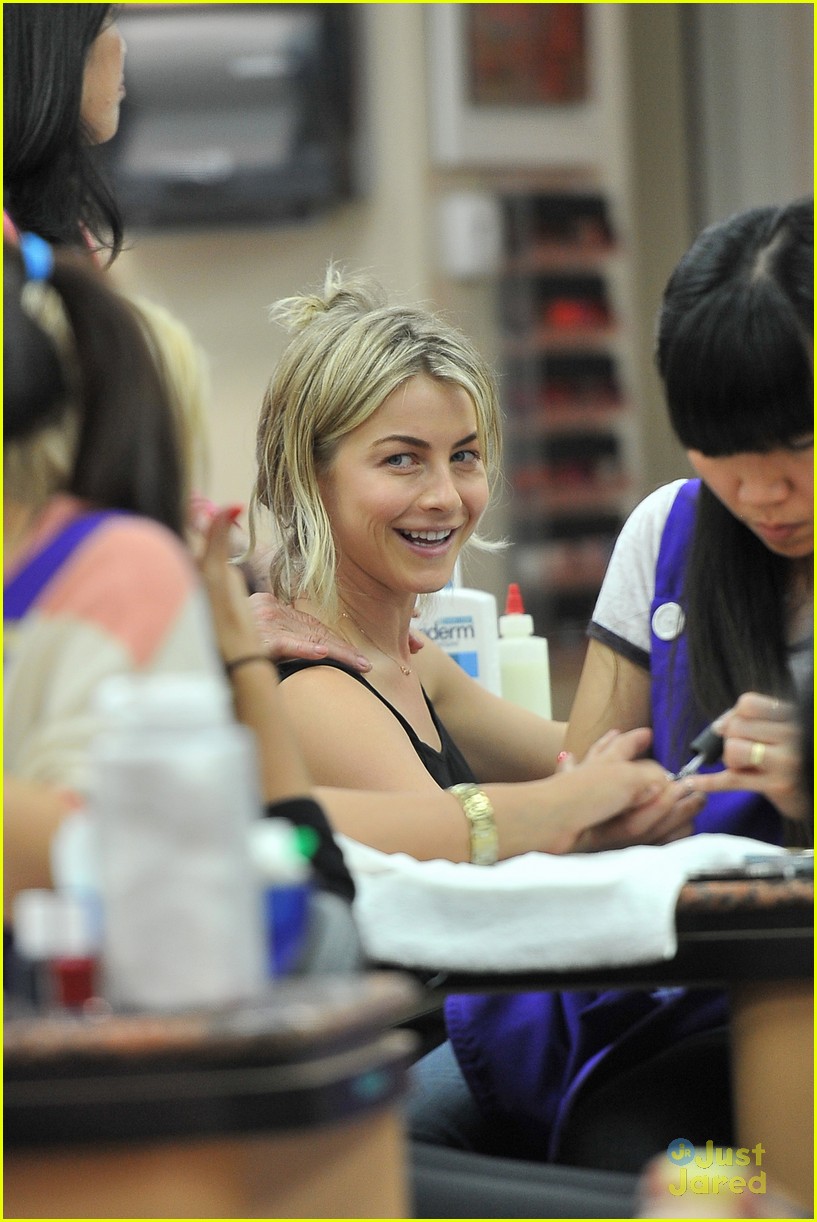 julianne hough new nails new year 16