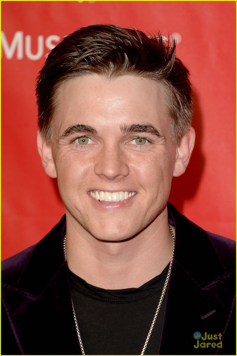 jesse mccartney katie peterson musicares person of the year 11