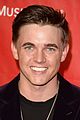 jesse mccartney katie peterson musicares person of the year 09