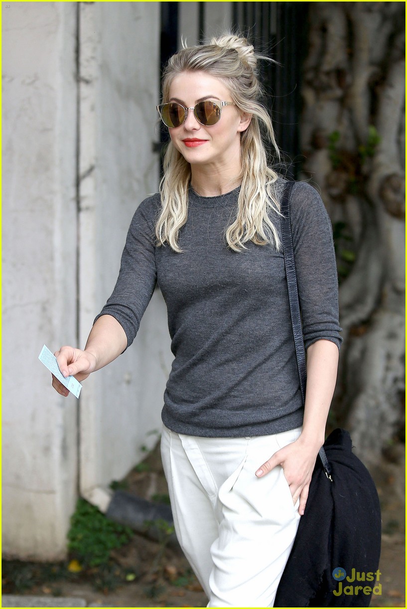 julianne hough red lips white pants weho shopping day 01