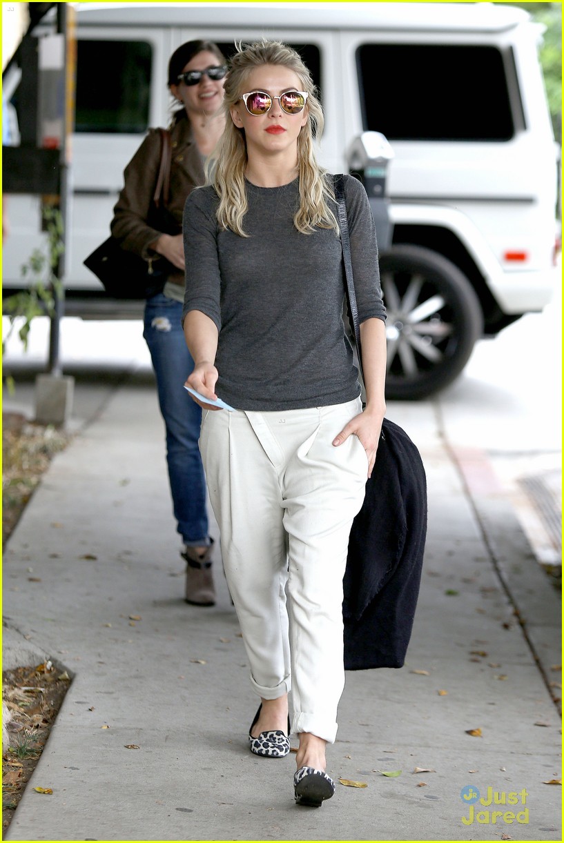 julianne hough red lips white pants weho shopping day 13