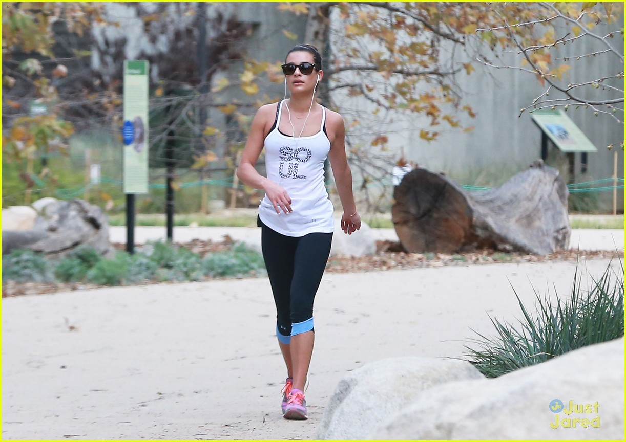 lea michele coldwater canyon hike before glee rehearsal 06