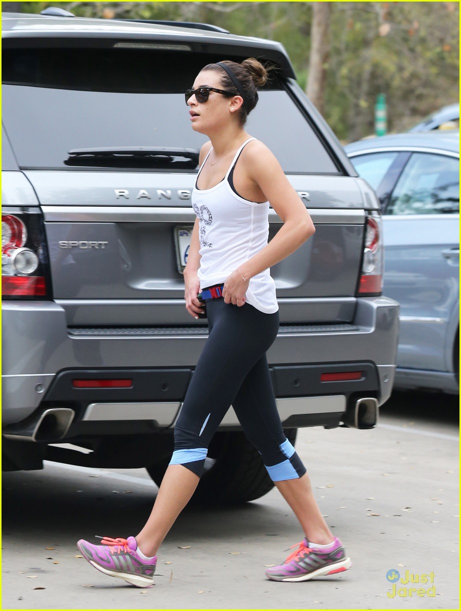 lea michele coldwater canyon hike before glee rehearsal 25