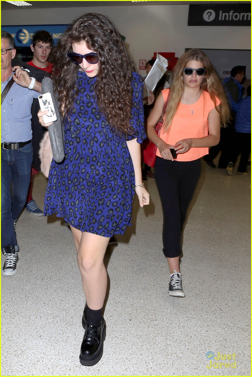 lorde lax arrival ahead grammys 05