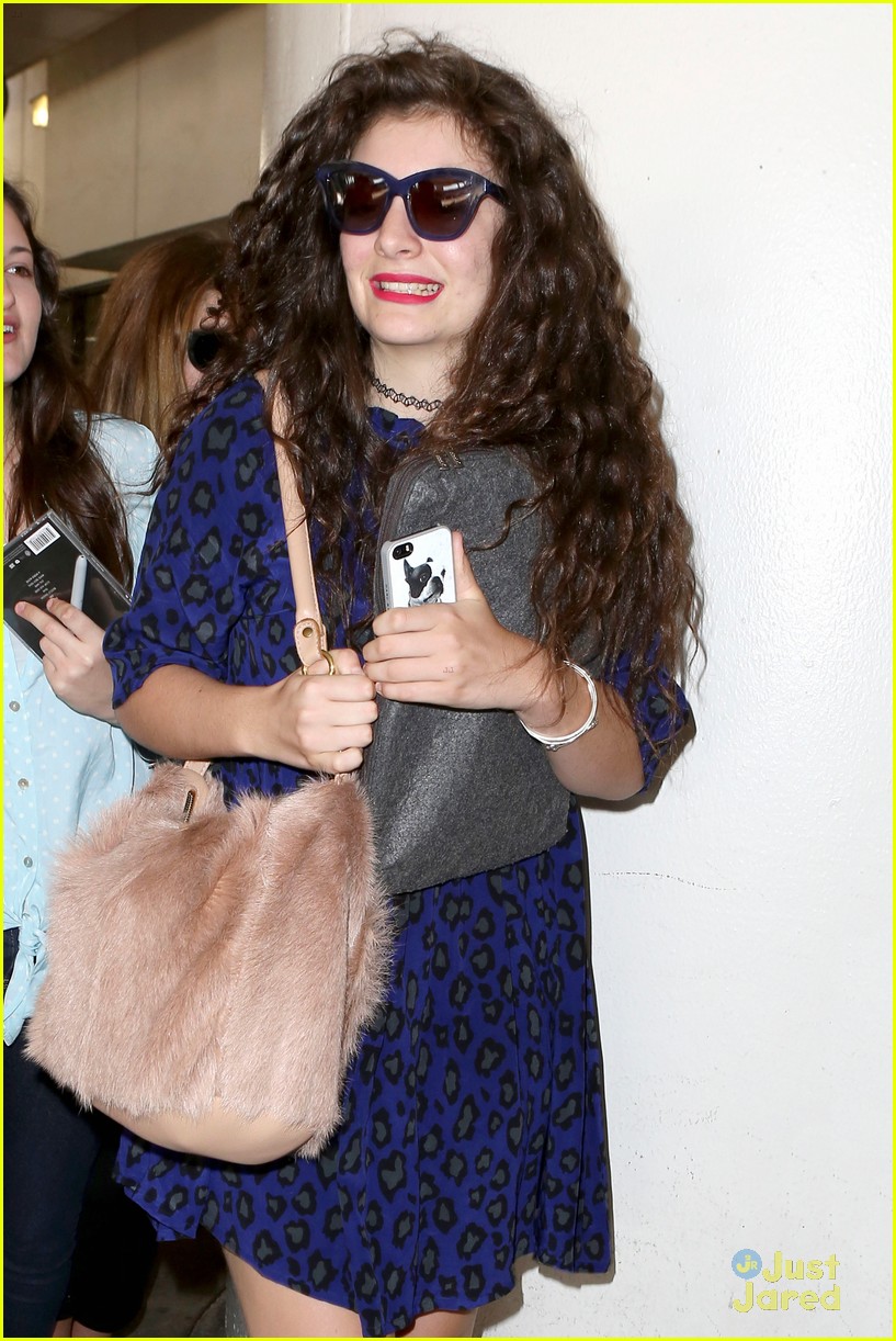 lorde lax arrival ahead grammys 10
