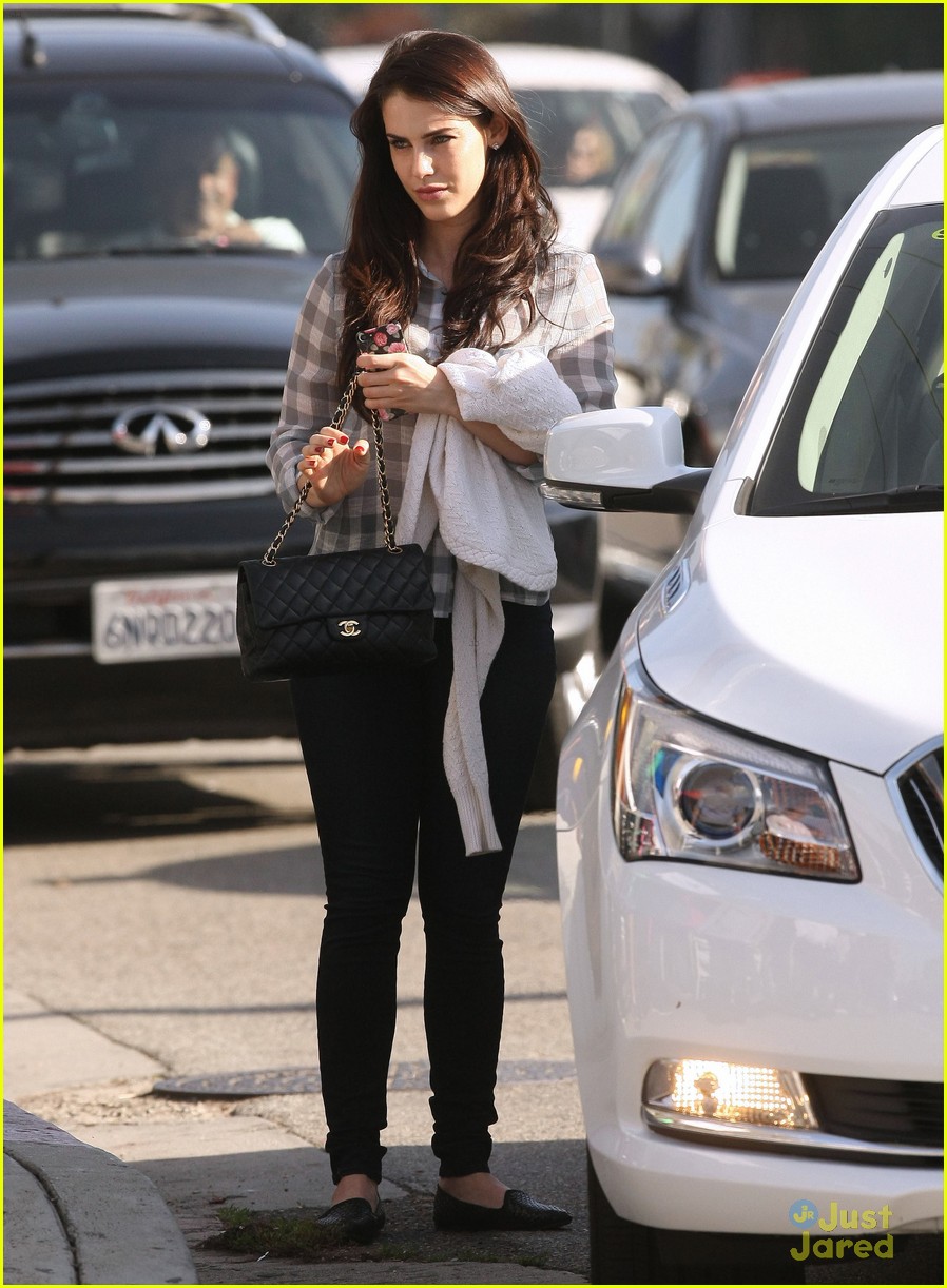 jessica lowndes toast lunch 02