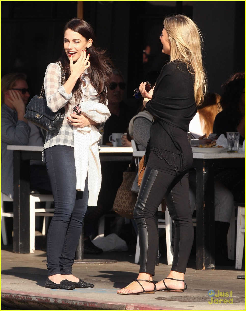 jessica lowndes toast lunch 06
