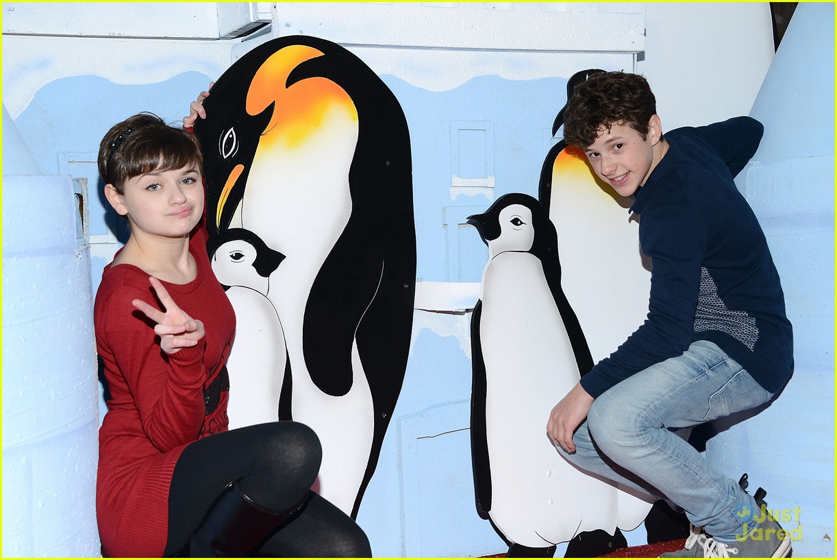 nolan gould joey king queen mary chill 06
