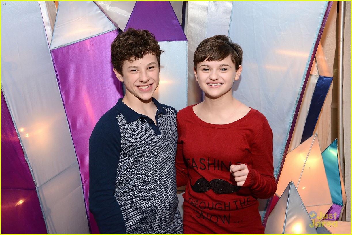 nolan gould joey king queen mary chill 09