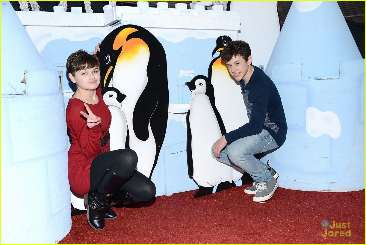 nolan gould joey king queen mary chill 28
