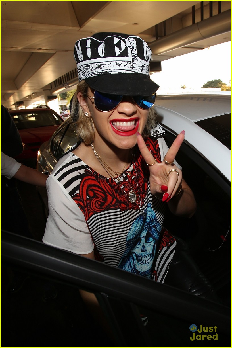 rita ora outfit switch at lax airport 15