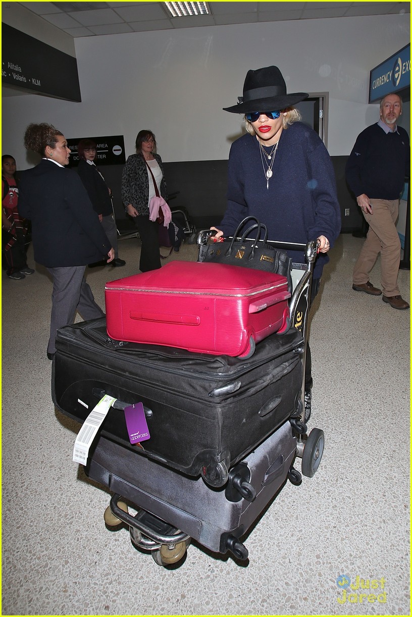 rita ora outfit switch at lax airport 20