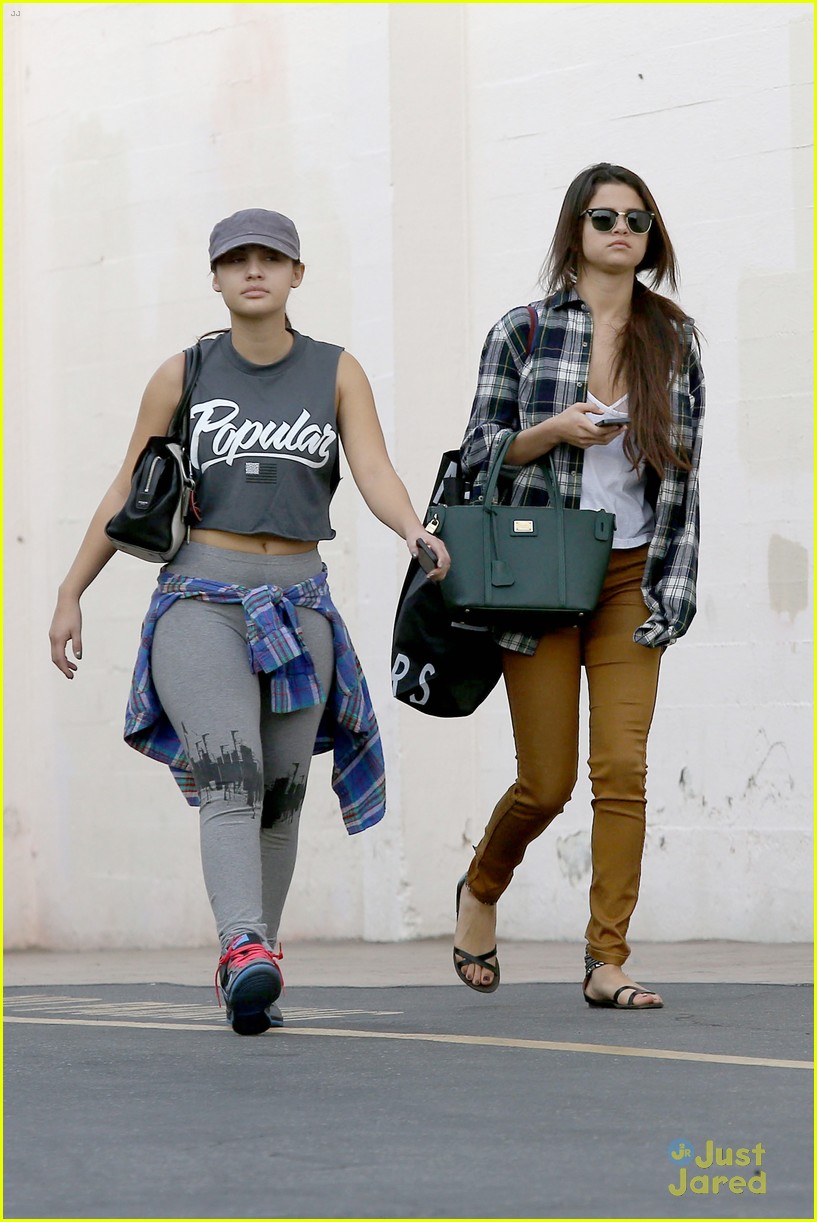 selena gomez shops before hanging out with justin bieber 04
