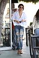 selena gomez ripped jeans friday lunch 09