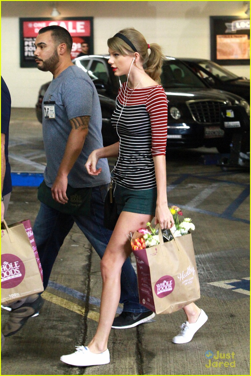 taylor swift grocery store greens 02