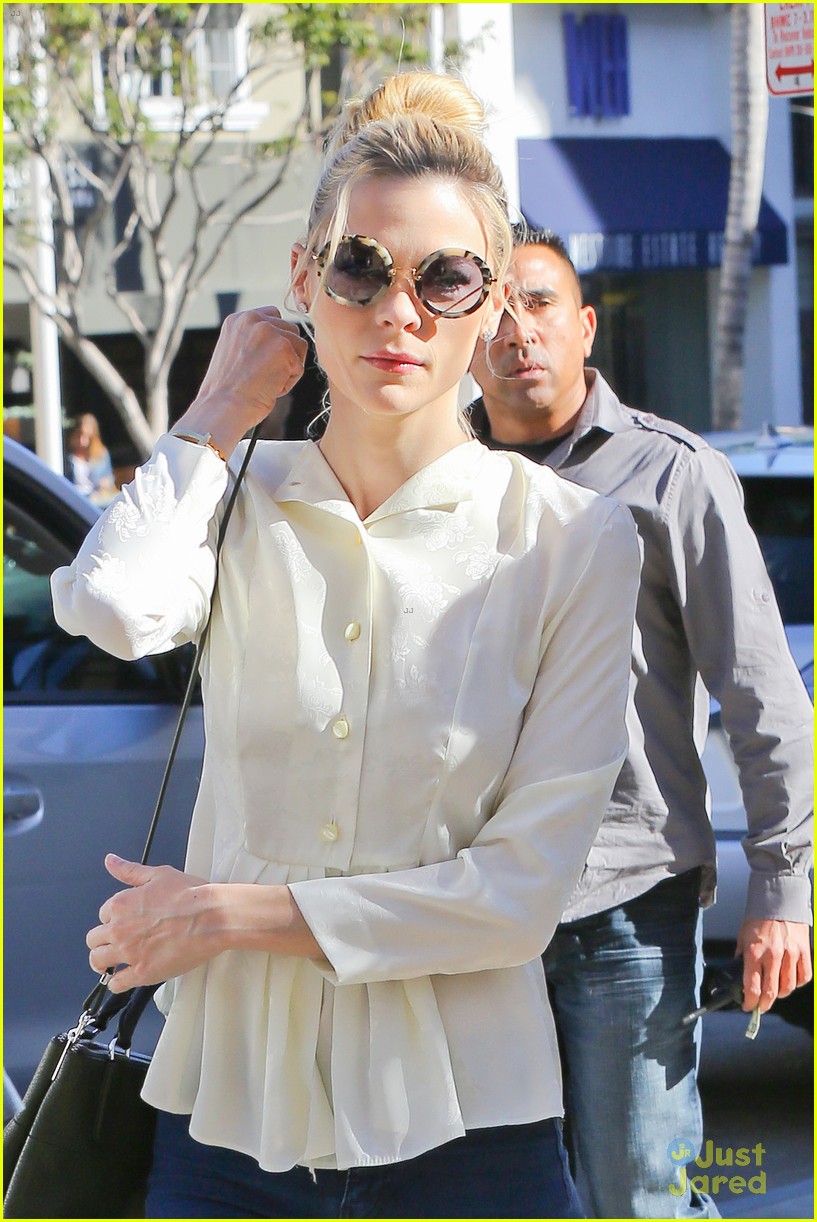 taylor swift bouchon lunch with new friend jaime king 02