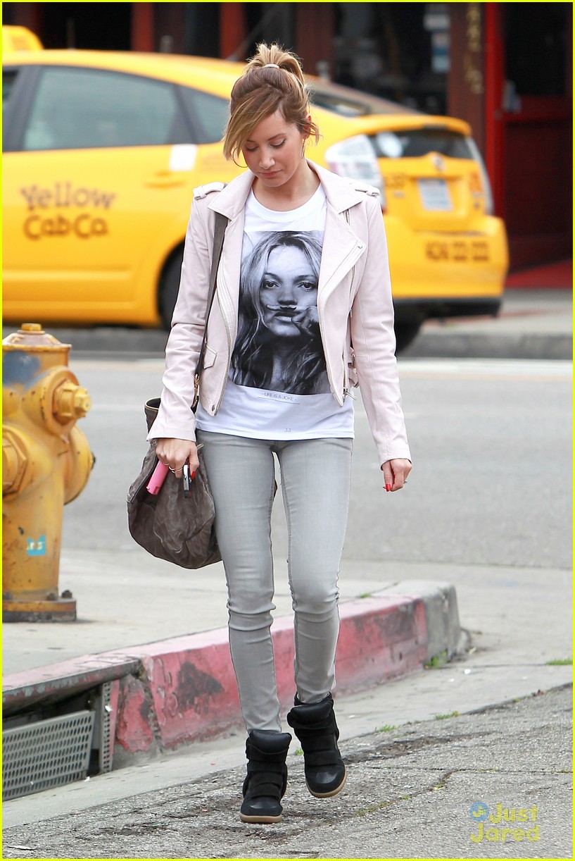 ashley tisdale toast cafe lunch 10