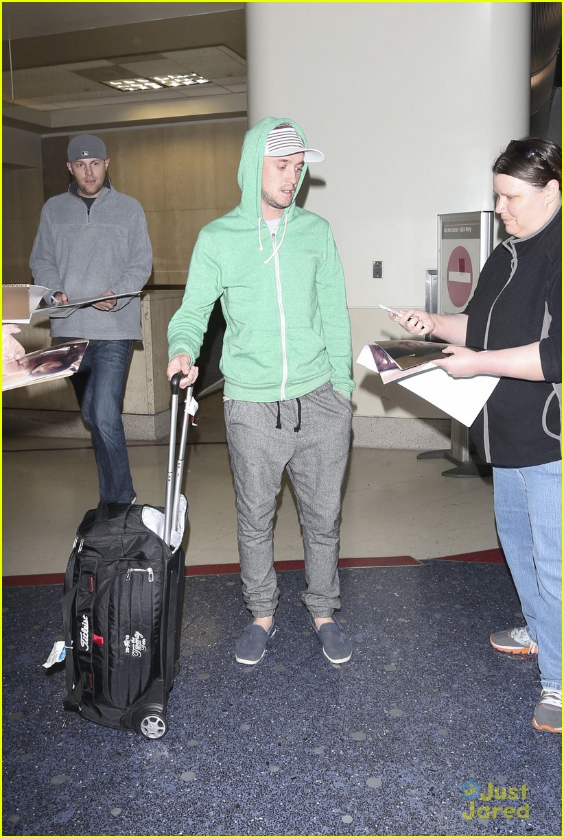 tom felton back in la after holiday in miami 01