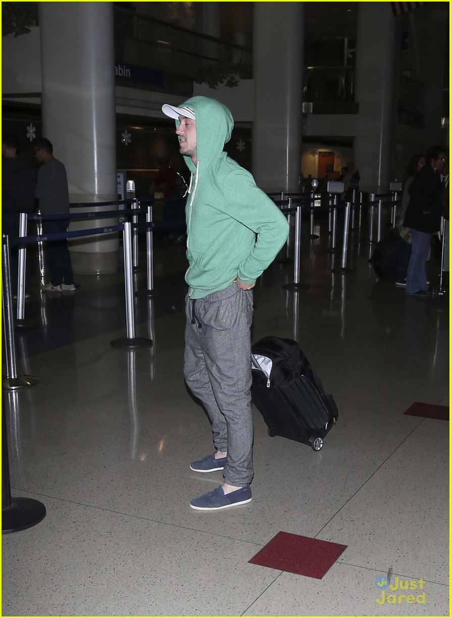 tom felton back in la after holiday in miami 05