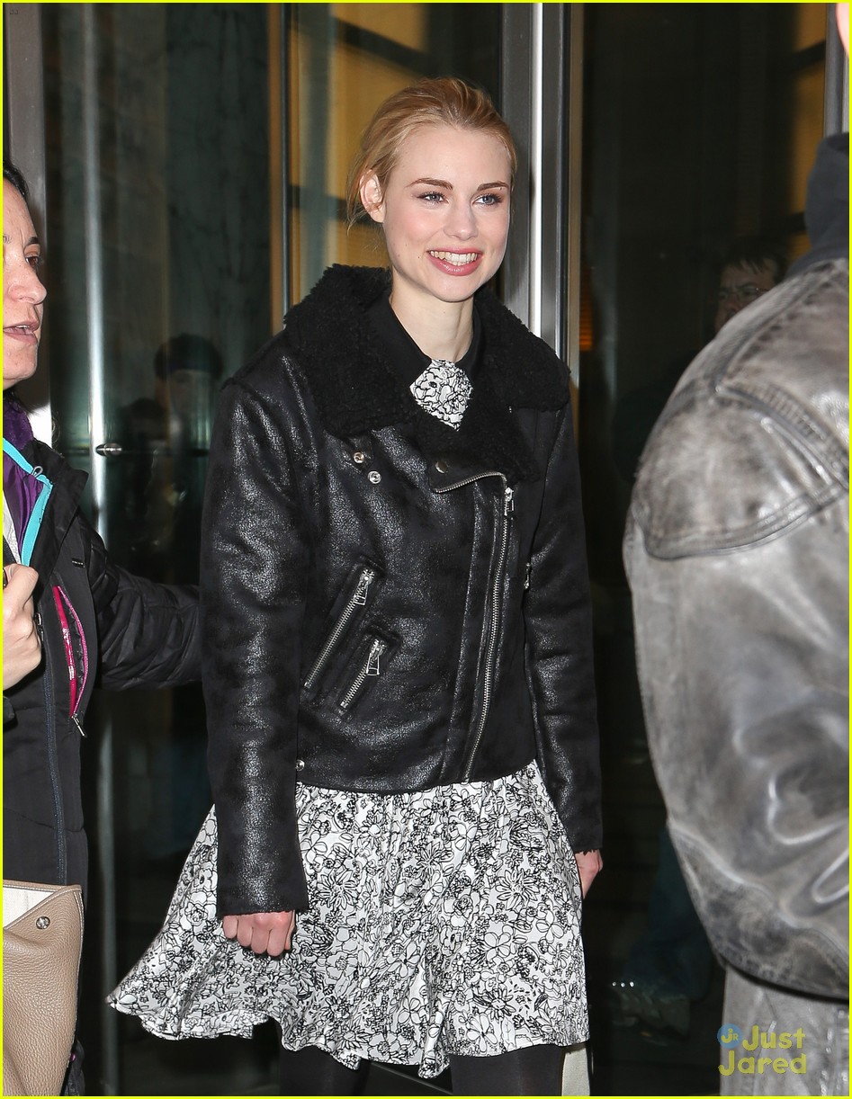 zoey deutch lucy fry vampire academy promo in nyc 02
