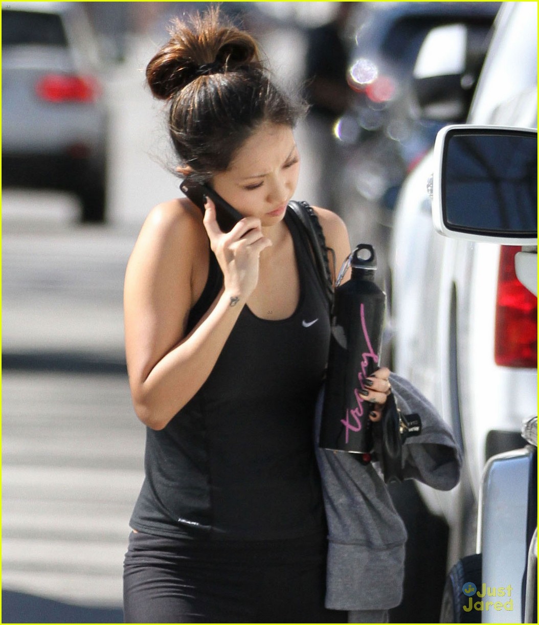 brenda song hits the gym before dads season finale 07