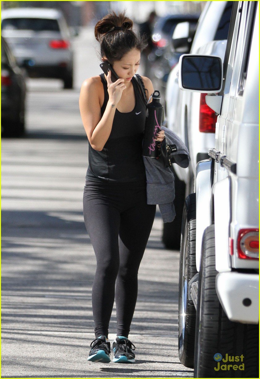 brenda song hits the gym before dads season finale 08