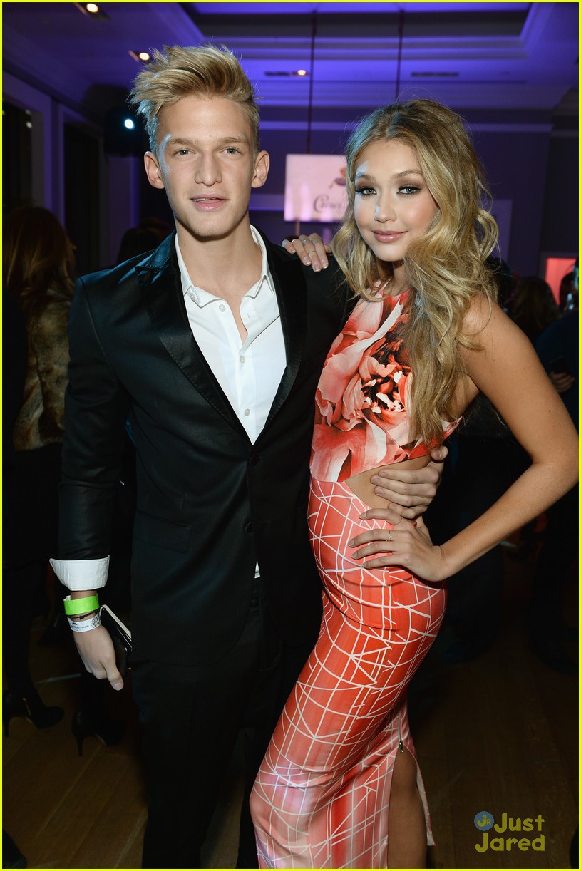 cody simpson gigi hadid first red carpet together sports illustrated event 05