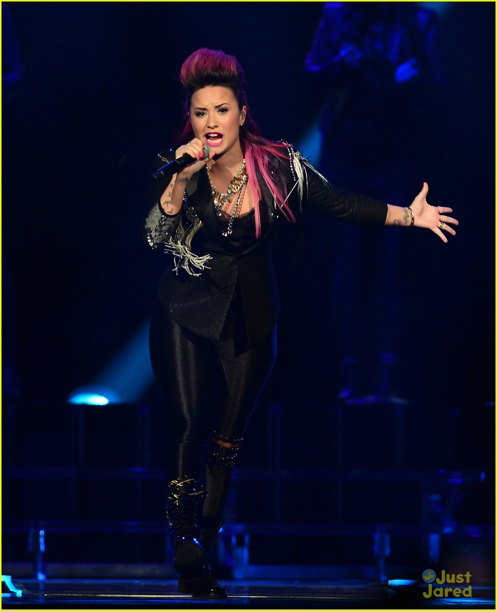 Demi Lovato Stands Up to Haters: 'I Get Knocked Down, But I Get Up ...