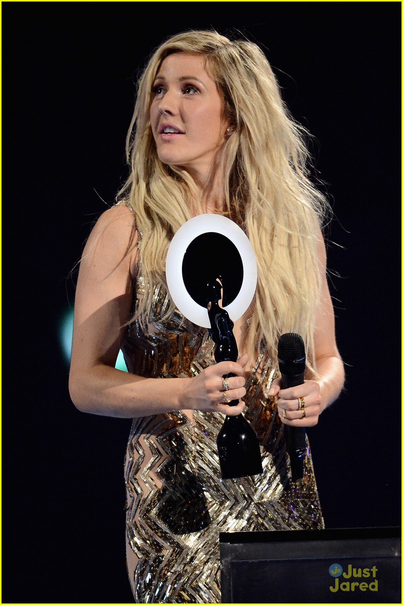 ellie goulding performs medley brit awards 2014 watch now 04